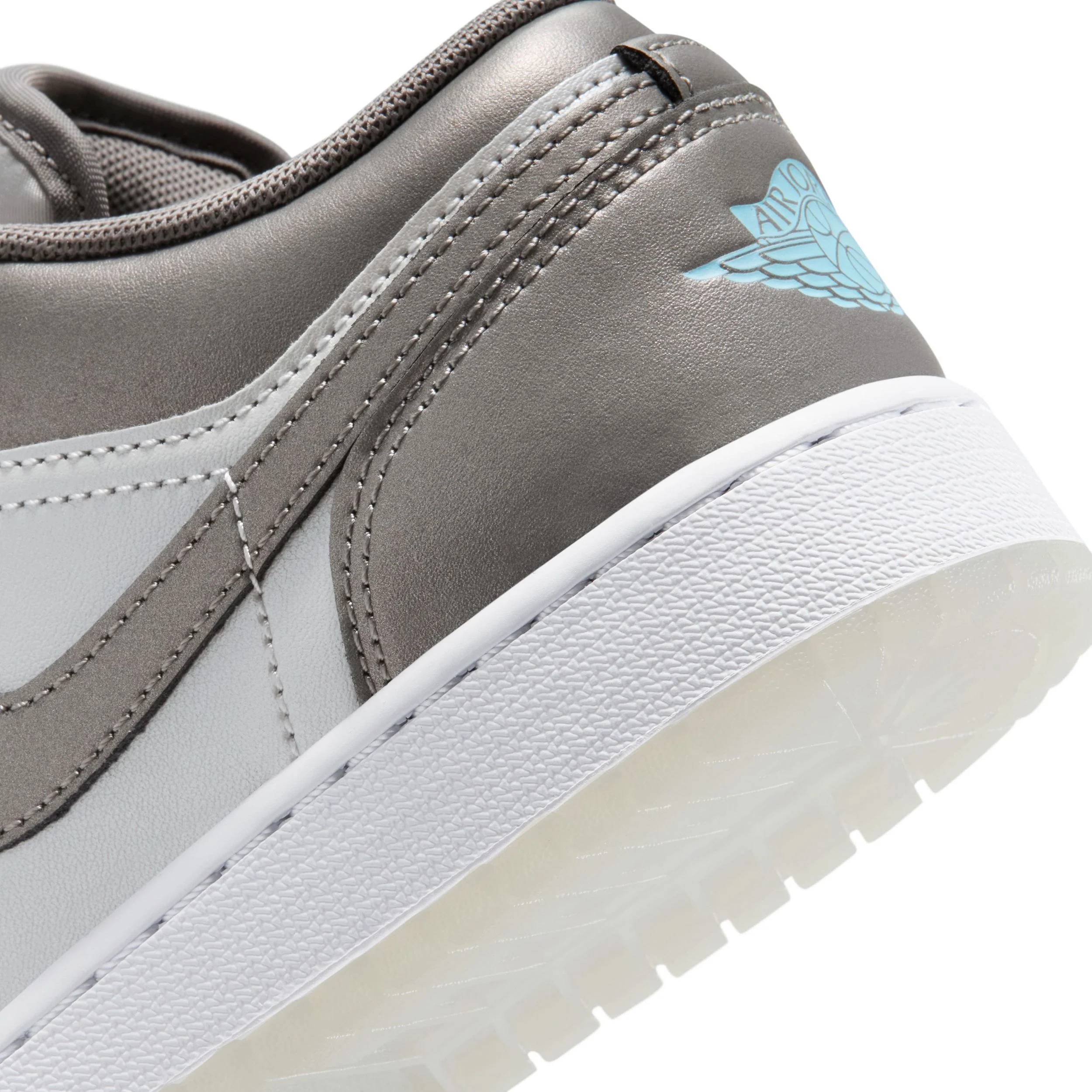 Air Jordan 1 Low Og (Big Kid) - Image 8