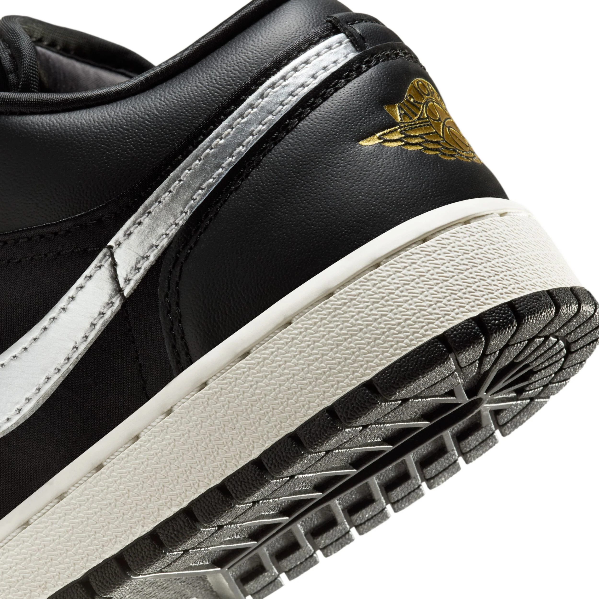 Air Jordan 1 Low Se (Big Kid) - Image 8