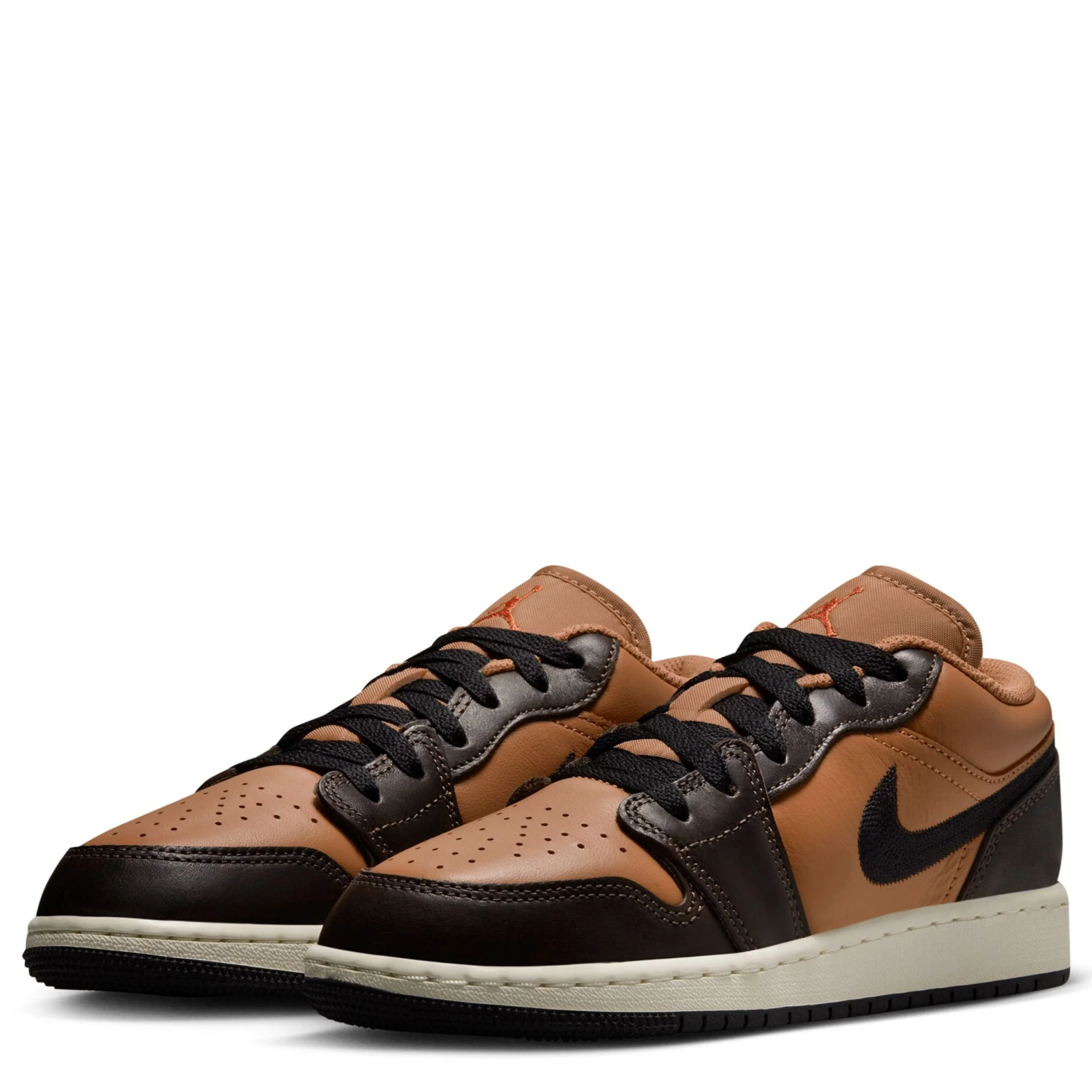 Air Jordan 1 Low Se (Big Kid) - Image 3
