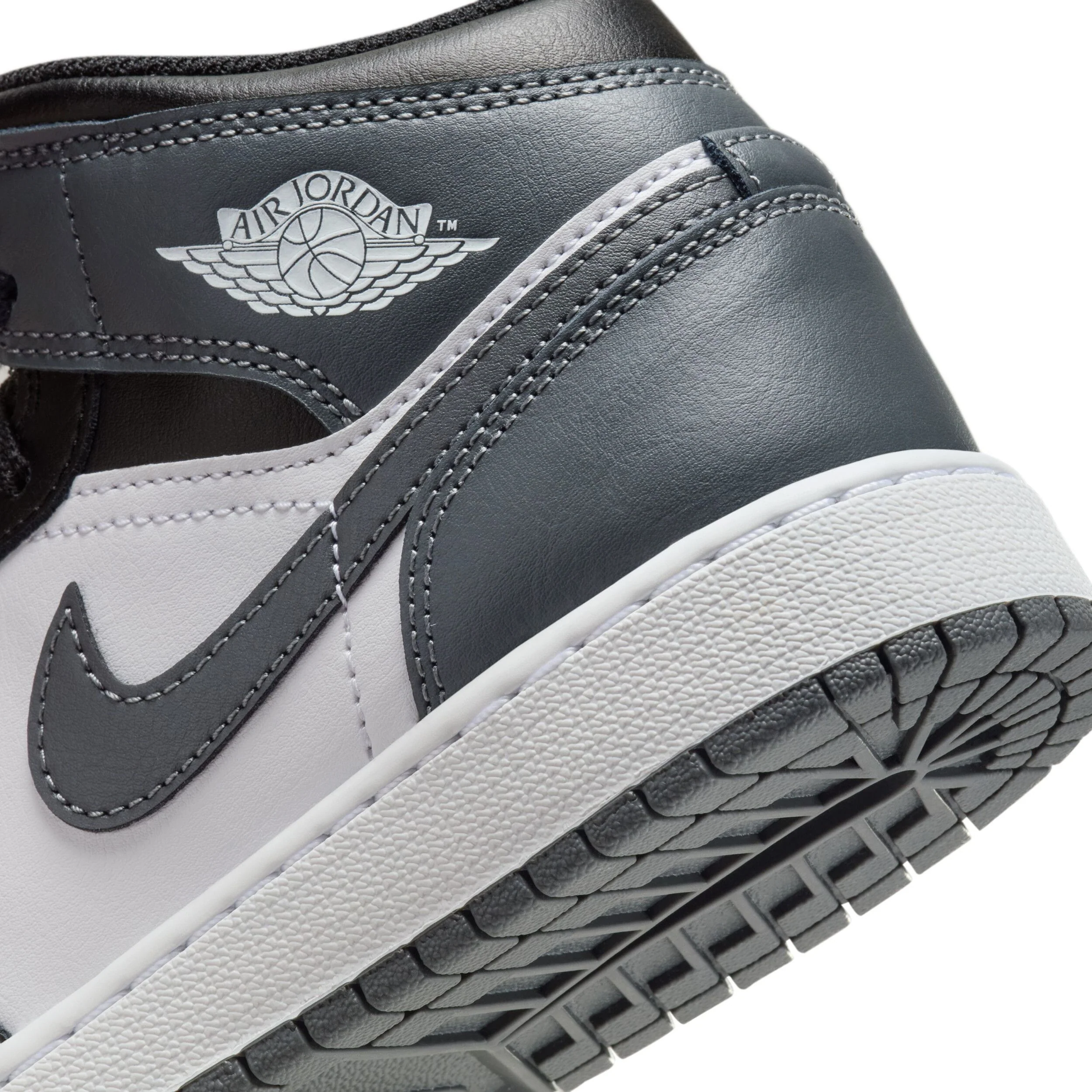 Air Jordan 1 Mid (Big Kid) - Image 8