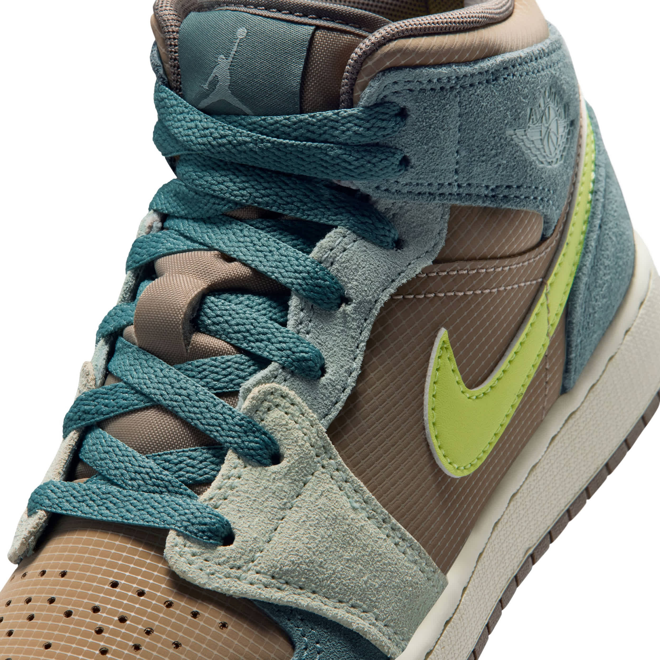 Air Jordan 1 Mid (Big Kid) - Image 7