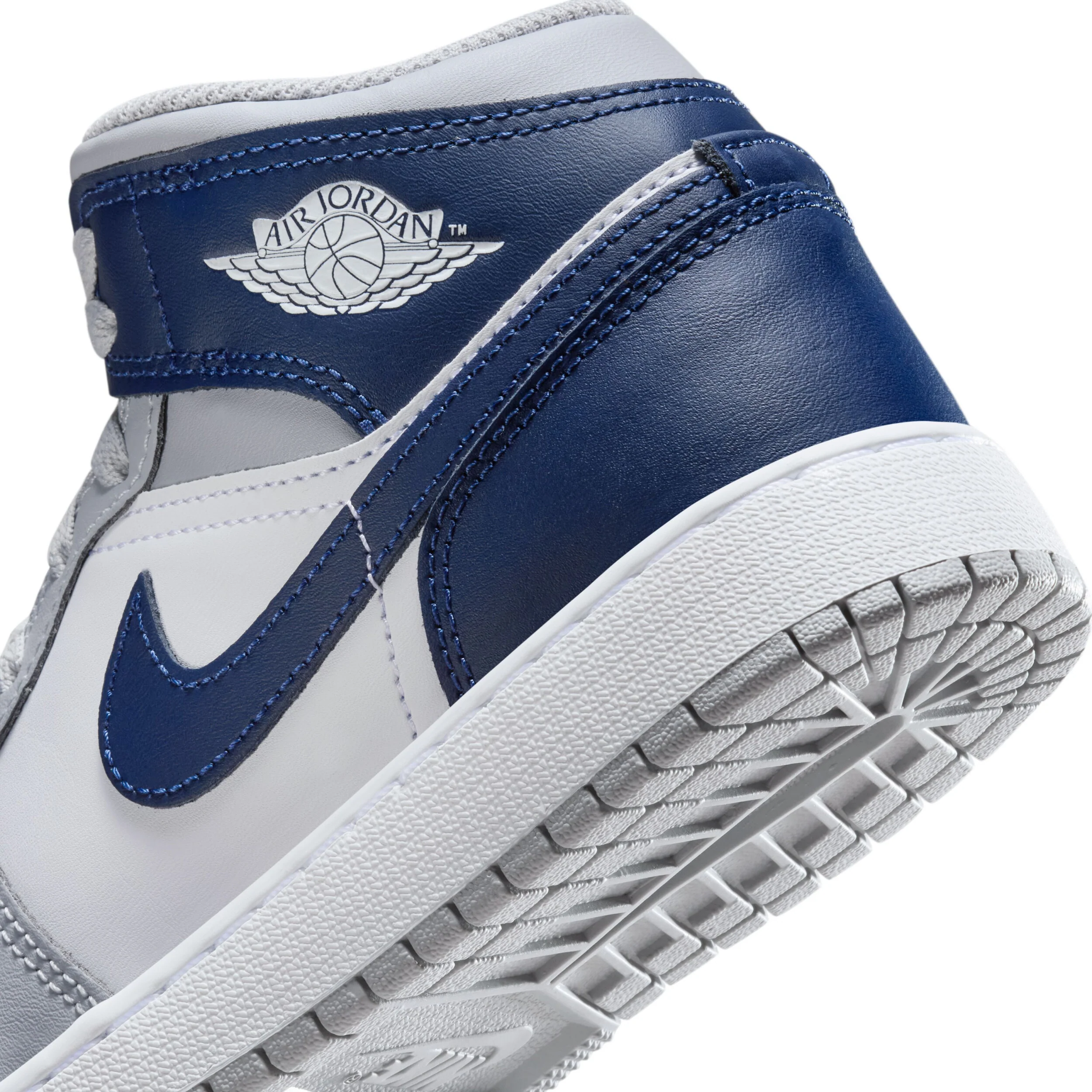 Air Jordan 1 Mid (Big Kid) - Image 8