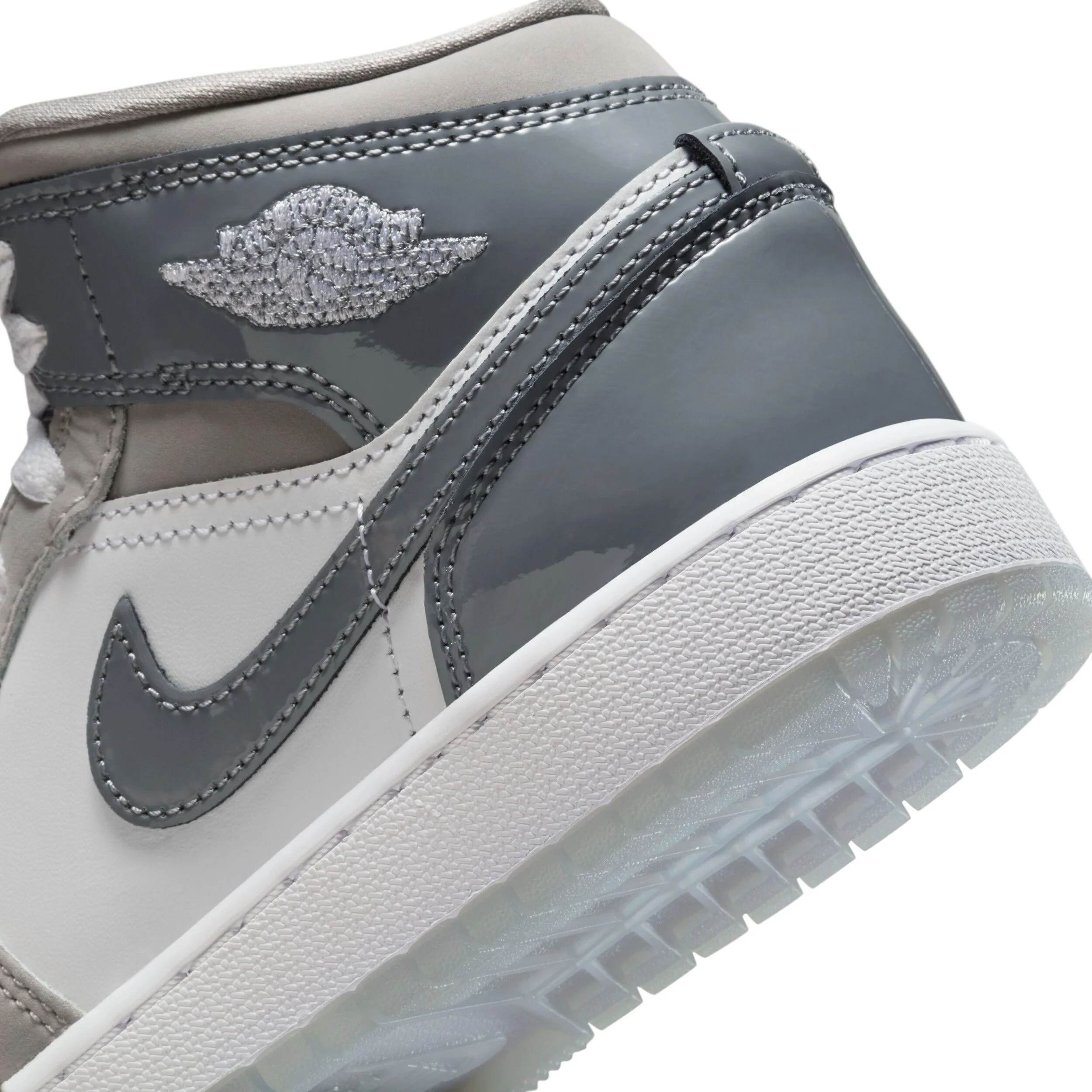 Air Jordan 1 Mid Se (Big Kid) - Image 8