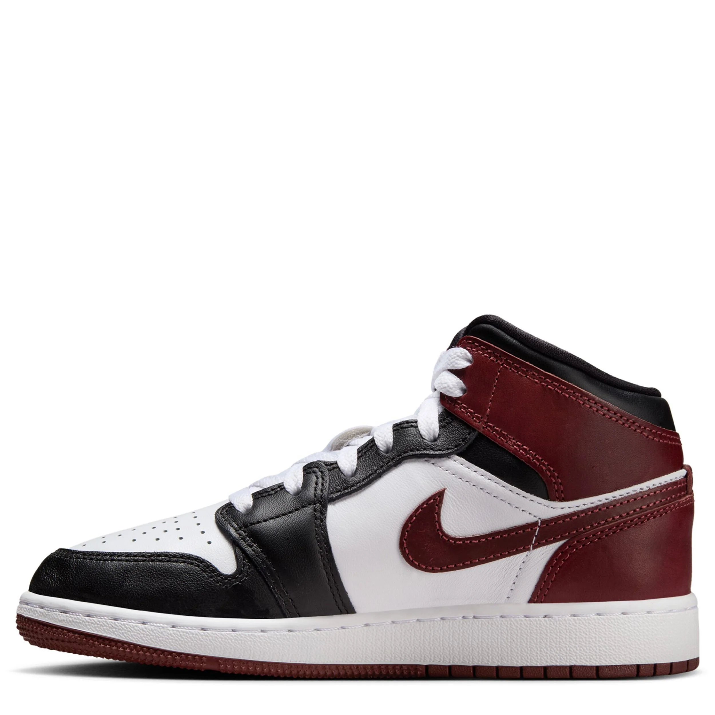 Air Jordan 1 Mid Se (Big Kid) - Image 2