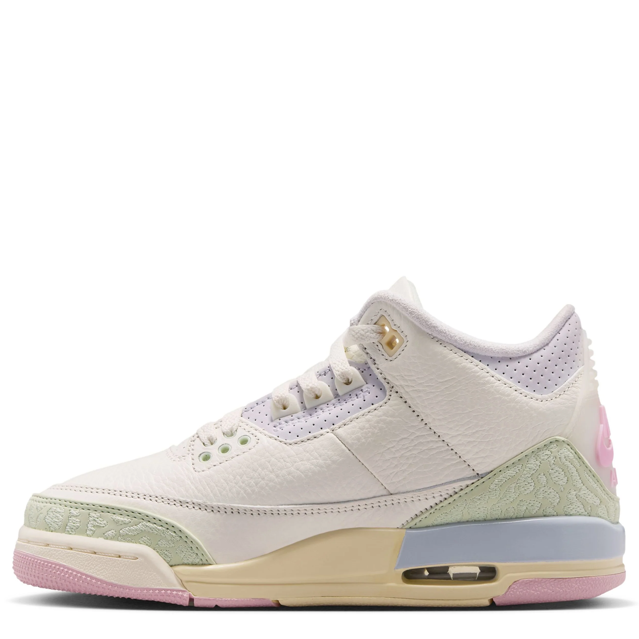 Air Jordan 3 Retro (Big Kid) - Image 2