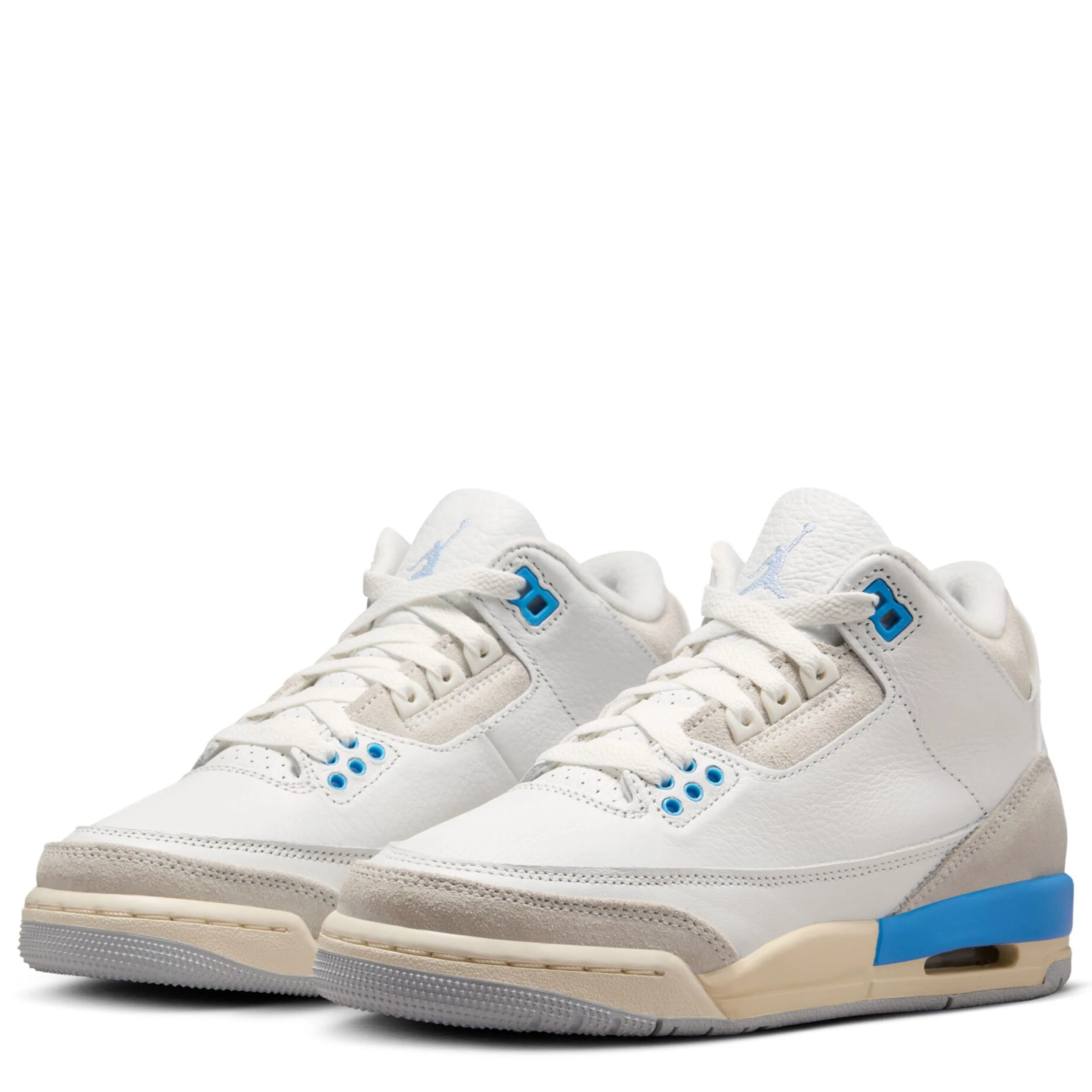 Air Jordan 3 Retro (Big Kid) - Image 3