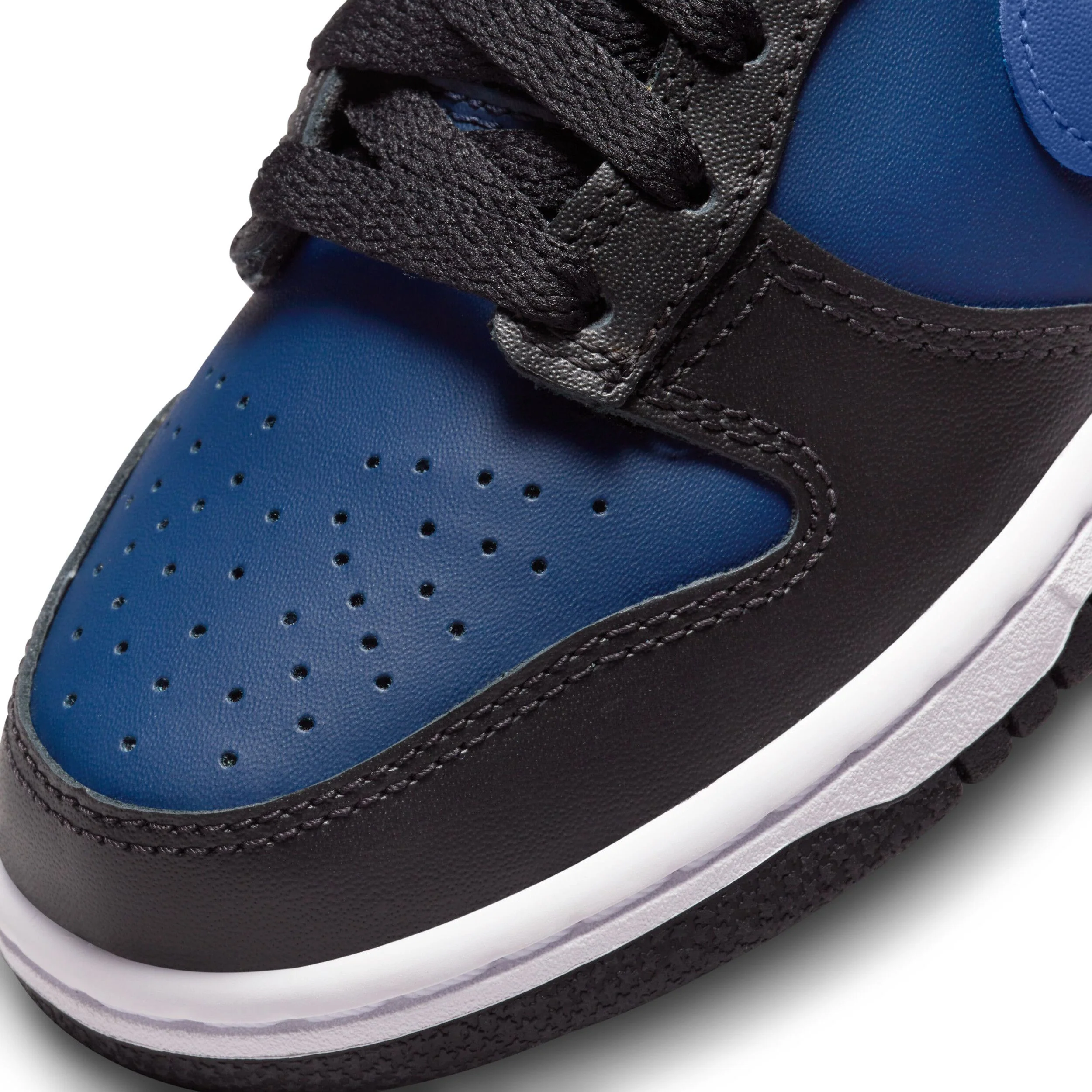 Dunk Low (Big Kid) - Image 7