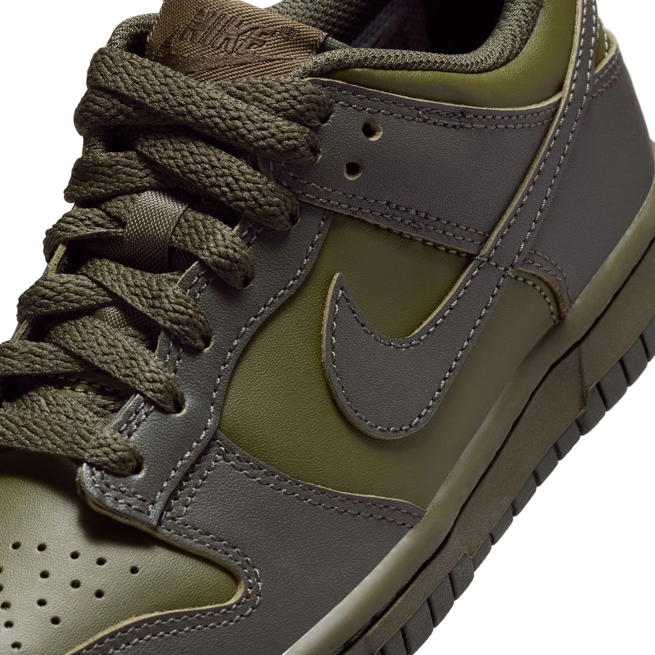 Dunk Low (Big Kid) - Image 7