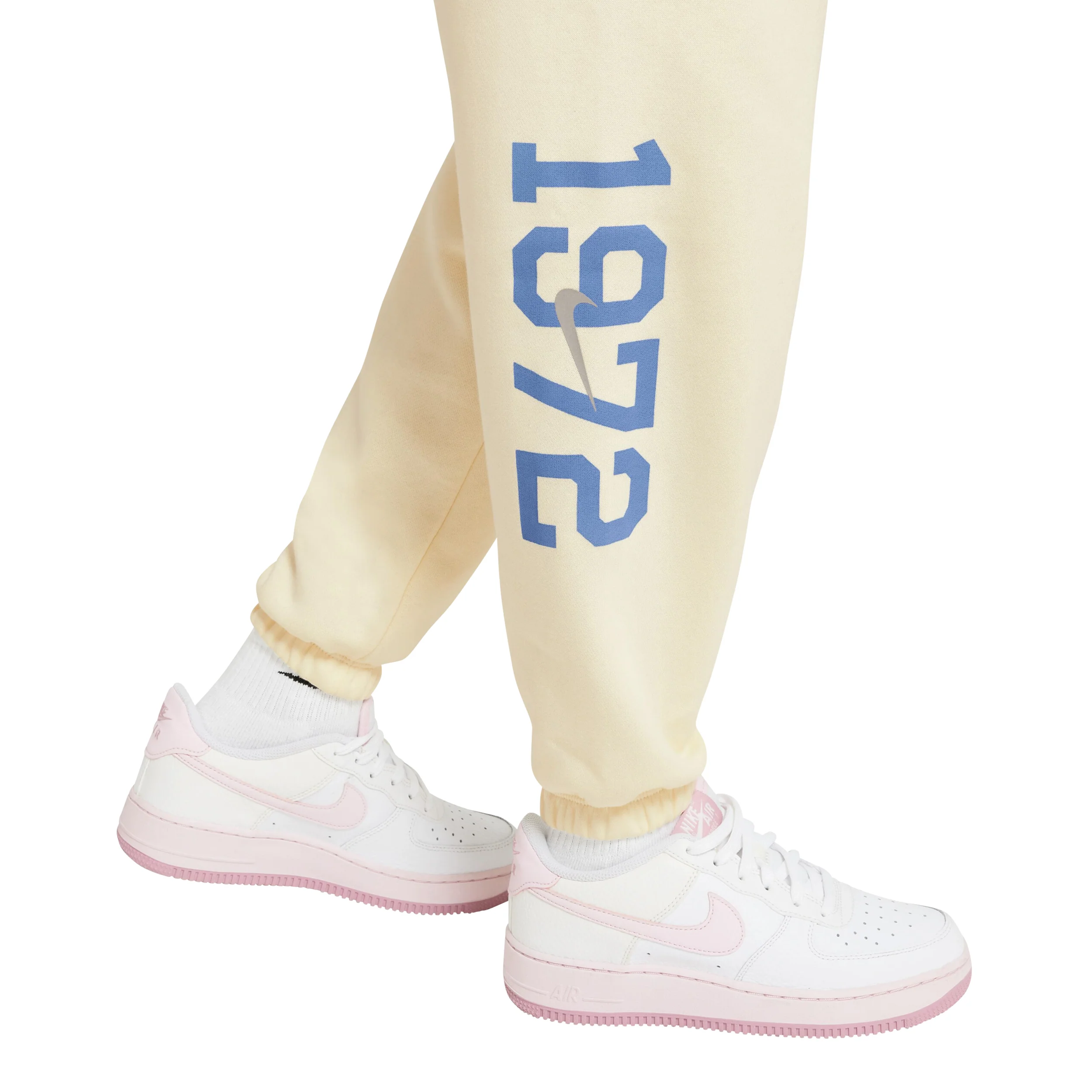 Sportswear Club Fleece Loose Pants (Big Kid) - Image 3